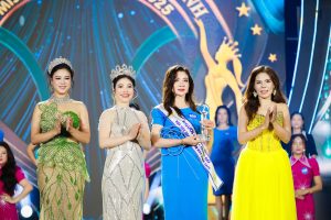 Người đẹp Hà Nội Trương Thị Lệ đăng quang danh hiệu Công sở nhờ thiết kế “đo ni đóng giày” của NTK Thân Hoàng Bích Thủy