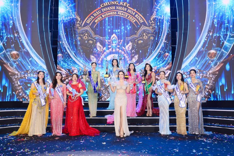 Visual “bạch nguyệt quang” của Hoa hậu Thanh Kiều gây bão mạng đêm Chung kết Miss Business Peace