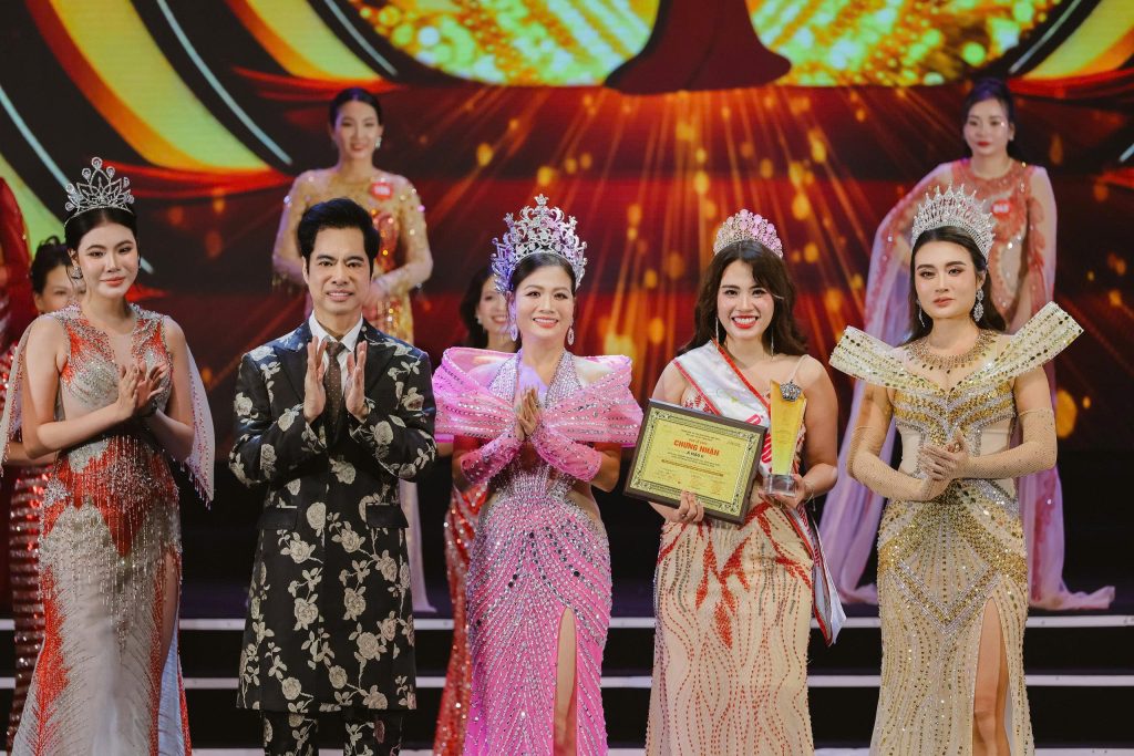 Nhan sắc tựa “nữ thần” của nữ giám đốc truyền thông đăng quang Á hậu 2 – Miss Asian 2025