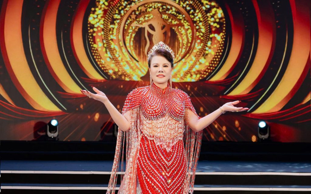 Hoa hậu Nguyễn Thị Hương tái xuất ấn tượng sau đăng quang, đảm nhận vai trò Phó ban Hội đồng Nghệ thuật