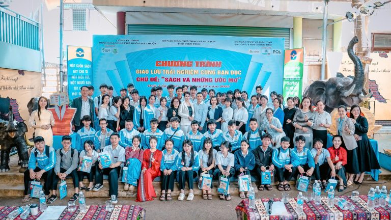 Á hậu Tuyết Lan truyền lửa đam mê đọc sách cho học sinh, sinh viên Đắk Lắk