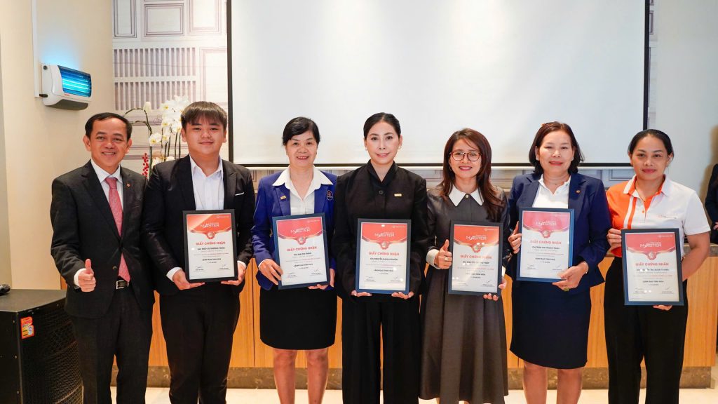 Hoa hậu Hạnh Nguyên nâng tầm tư duy lãnh đạo tại chương trình “HANWHA MASTER – Lãnh đạo tinh hoa”