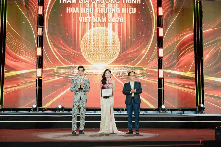 Trưởng BTC – Hoa hậu Hạnh Nguyên được vinh danh tại đêm chung kết Hoa hậu Thương hiệu Việt Nam 2026