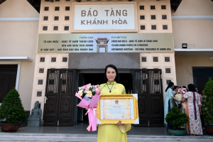 CEO Trần Kim Hương được vinh danh trong số 28 nghệ nhân tiêu biểu của Hội Trầm hương Khánh Hòa