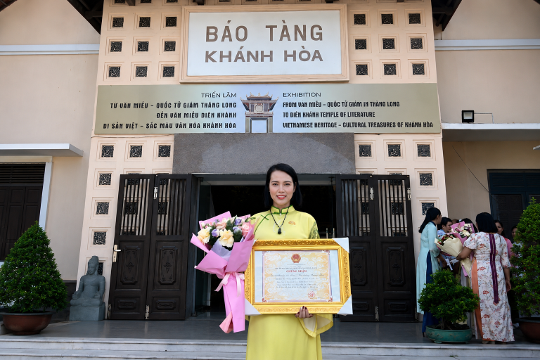 CEO Trần Kim Hương được vinh danh trong số 28 nghệ nhân tiêu biểu của Hội Trầm hương Khánh Hòa