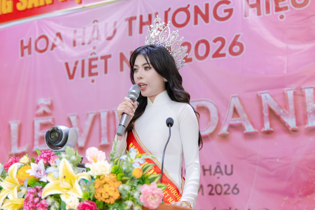 Người đẹp Đất Sen Hồng Bùi Thị Thùy Dương được vinh danh tại quê nhà sau đăng quang Hoa hậu Thương hiệu Việt Nam 2026
