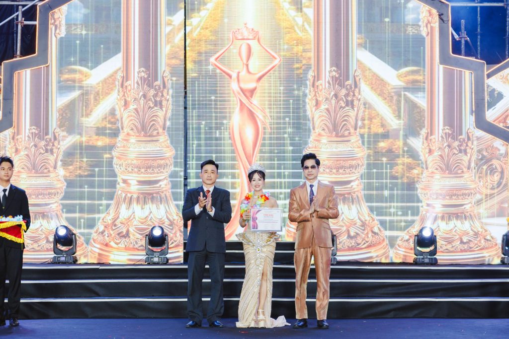 Nhan sắc thăng hạng của Á hậu Lê Thị Ngọc Quyên tại Chung kết Hoa hậu Doanh nhân Hương sắc Việt Nam 2026