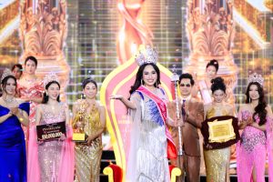 Doanh nhân Phú Thọ Đinh Thị Thường chạm tay vương miện Hoa hậu Doanh nhân Hương sắc Việt Nam 2026